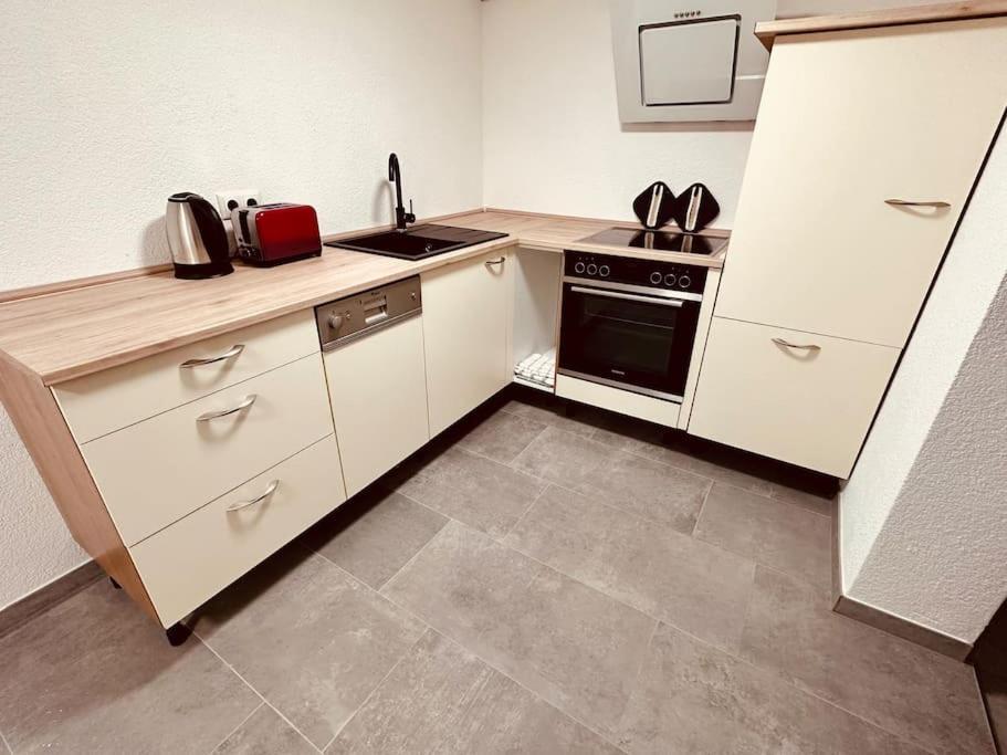 Gemuetliche Wohnung In เลเวอร์คูเซน ภายนอก รูปภาพ