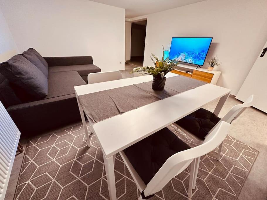 Gemuetliche Wohnung In เลเวอร์คูเซน ภายนอก รูปภาพ