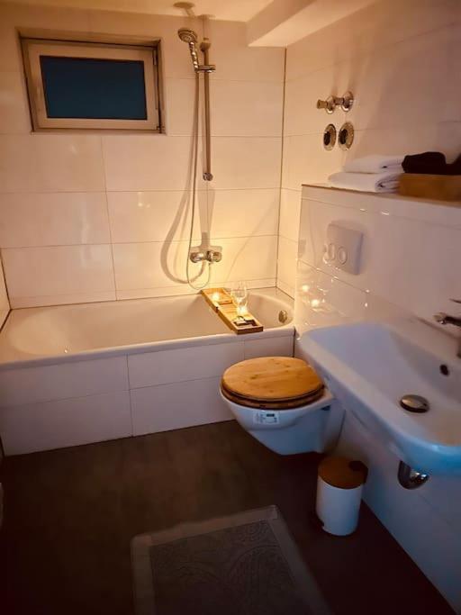 Gemuetliche Wohnung In เลเวอร์คูเซน ภายนอก รูปภาพ