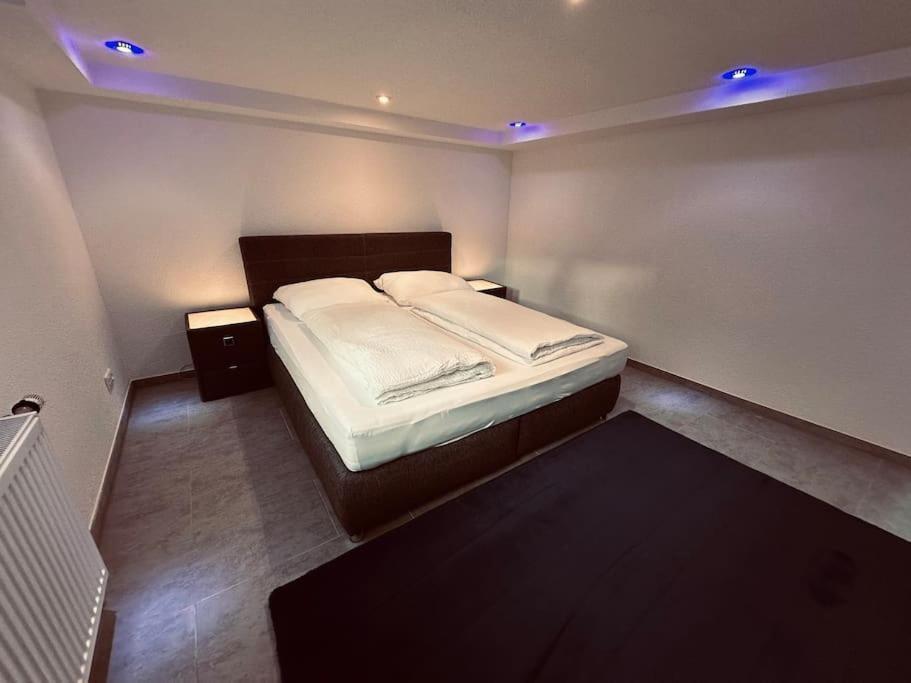 Gemuetliche Wohnung In เลเวอร์คูเซน ภายนอก รูปภาพ